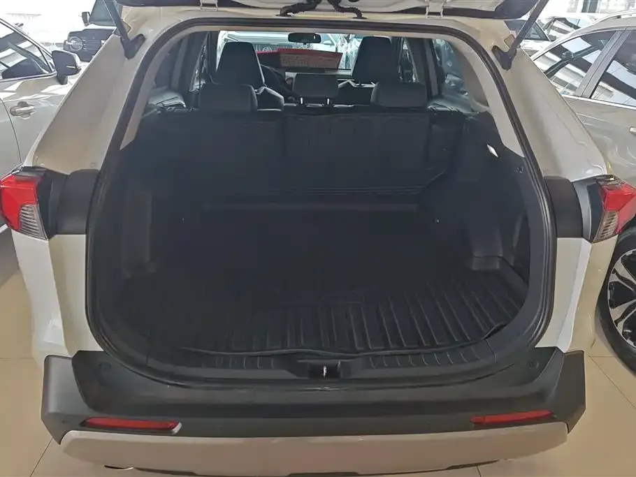 Toyota RAV4 2024 из CN, фото 3
