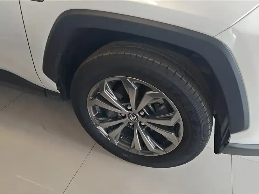 Toyota RAV4 2024 из CN, фото 8