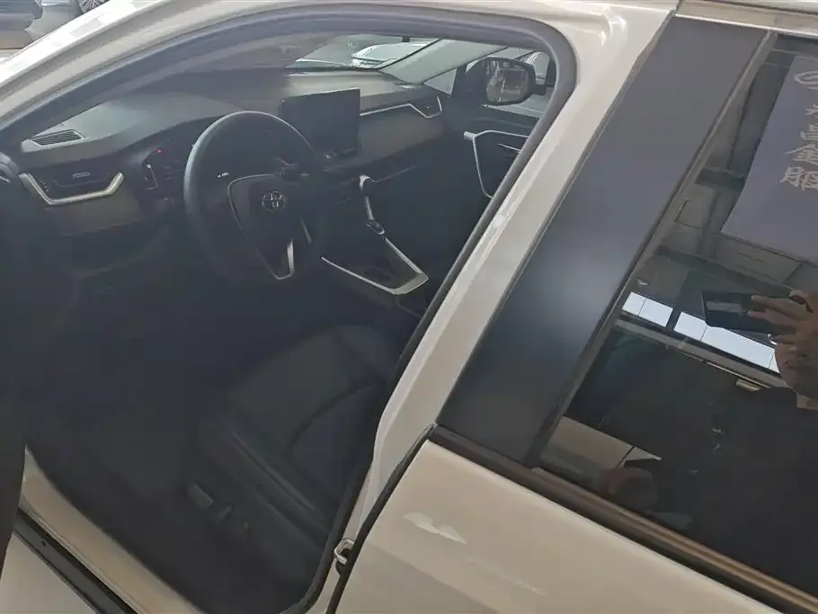 Toyota RAV4 2024 из CN, фото 6