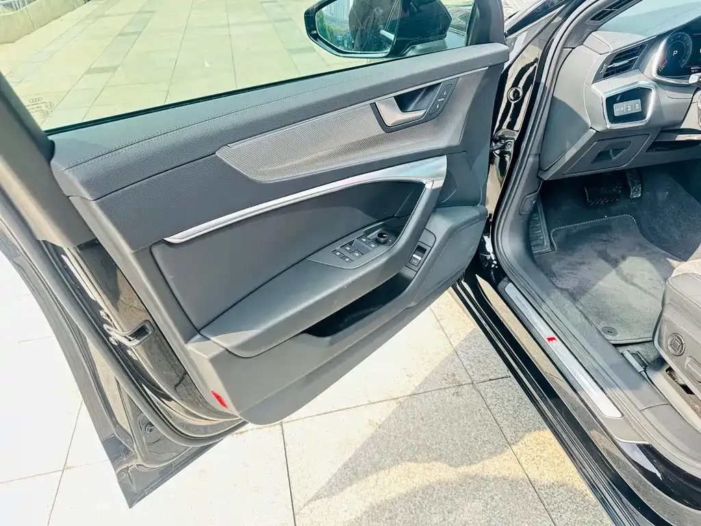 Audi A6L 2021 из CN, фото 8