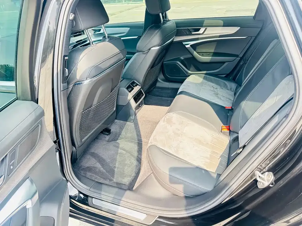 Audi A6L 2021 из CN, фото 6