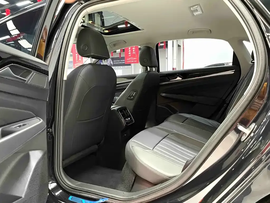 Volkswagen Passat — фото 8