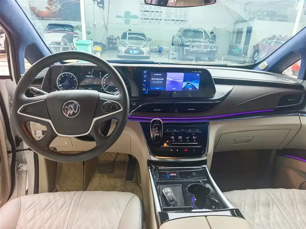 Buick GL8 2023 из CN, фото 2