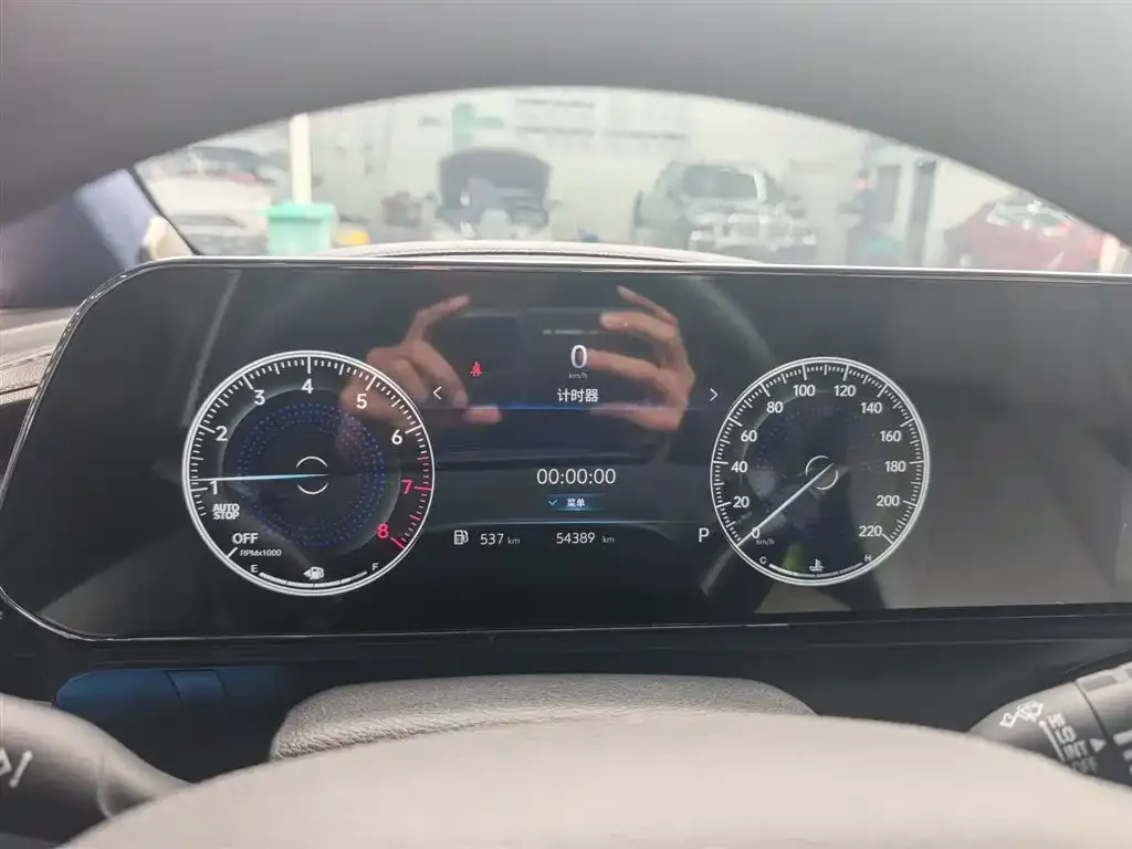 Buick GL8 2023 из CN, фото 3