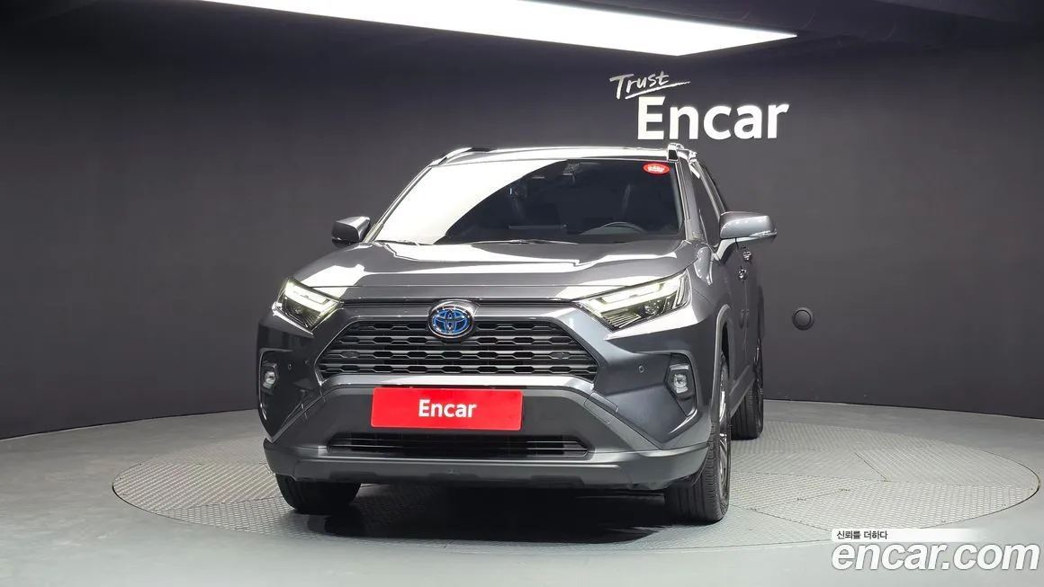 Toyota RAV4 — фото 4