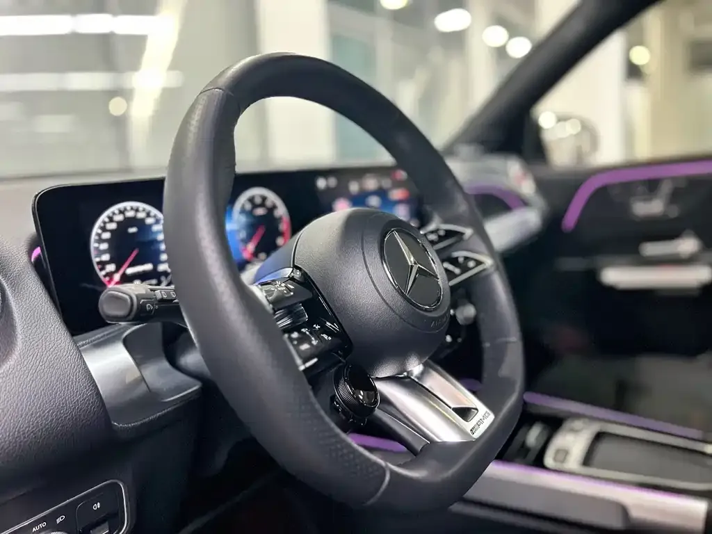 Mercedes-Benz GLB AMG — фото 10