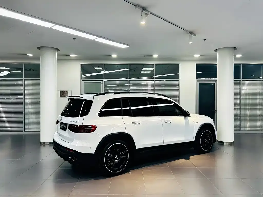 Mercedes-Benz GLB AMG — фото 7