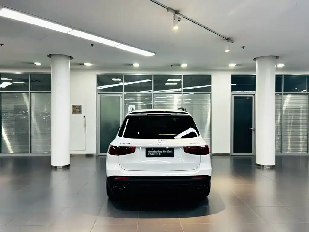 Mercedes-Benz GLB AMG — фото 5