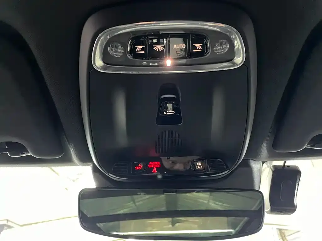Volvo XC60 2021 из CN, фото 2