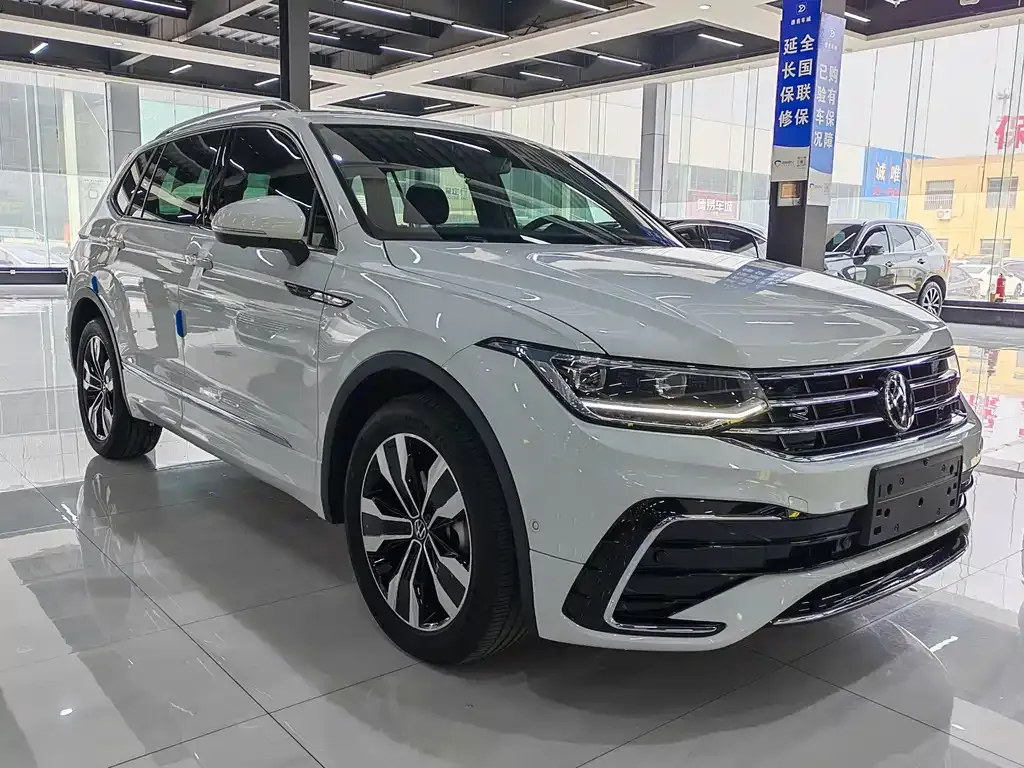 Volkswagen Tiguan L 2023 из CN, фото 5