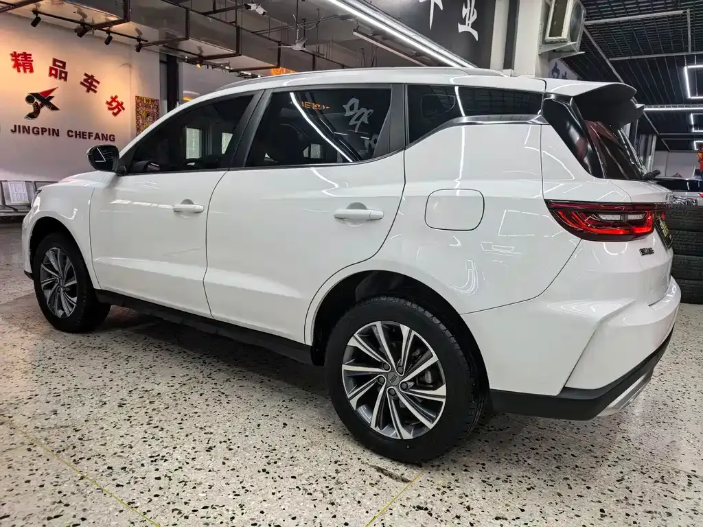 Geely Vision X6 — фото 10