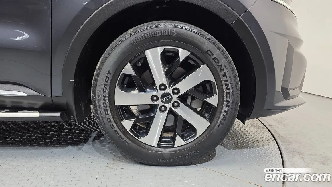 Kia Sorento — фото 10