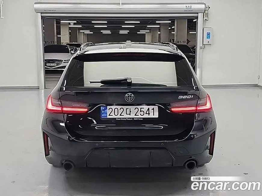 BMW 3-Series 2023 из KR, фото 2