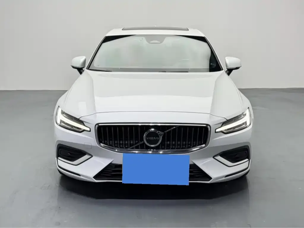 Volvo S60 — фото 10