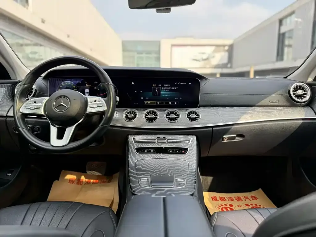 Mercedes-Benz CLS — фото 6