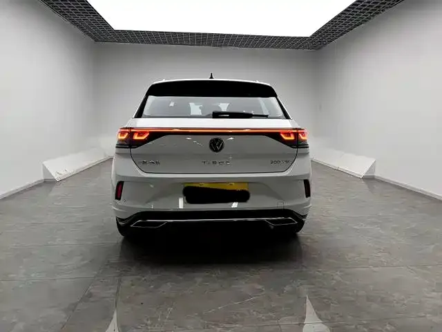 Volkswagen T-Roc — фото 3