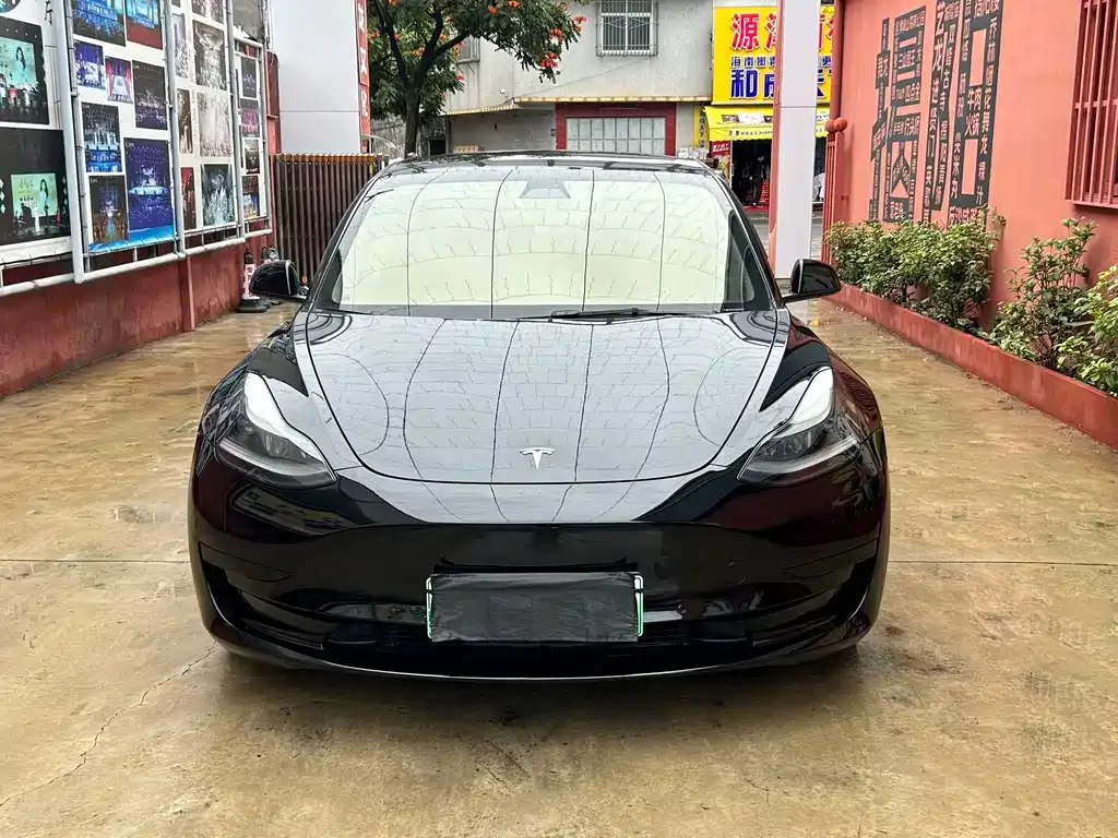 Tesla Model 3 — фото 7