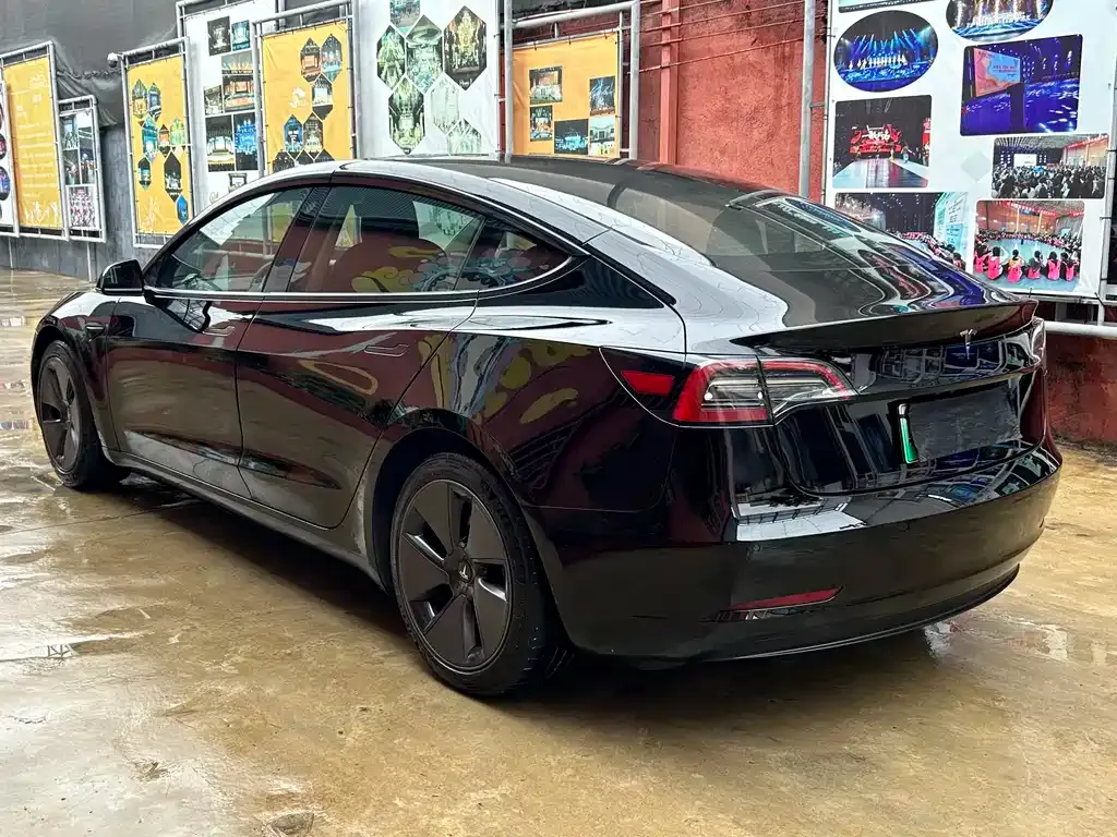 Tesla Model 3 — фото 10