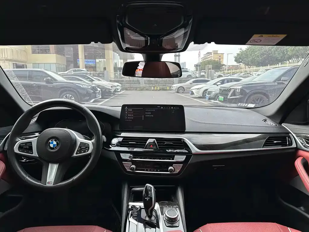 BMW 5 Series 2022 из CN, фото 2