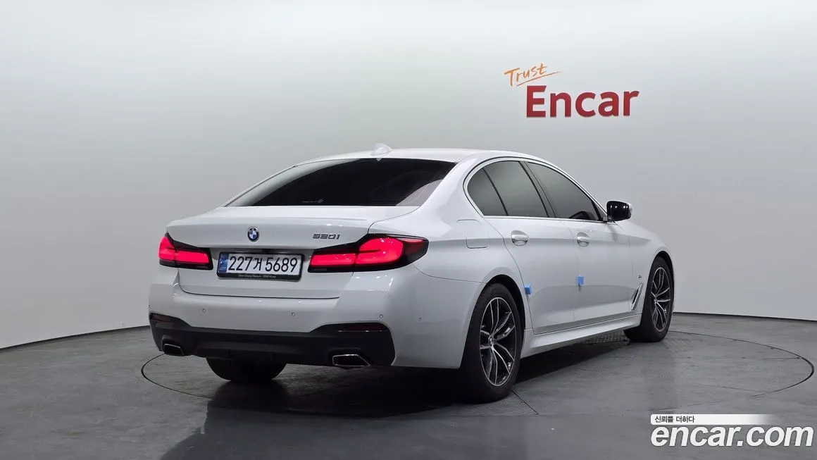 BMW 5-Series 2023 из KR, фото 2