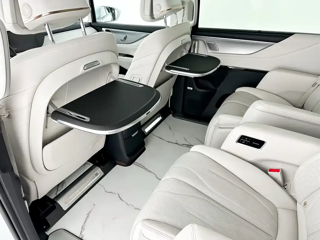 Buick GL8 Hybrid — фото 10