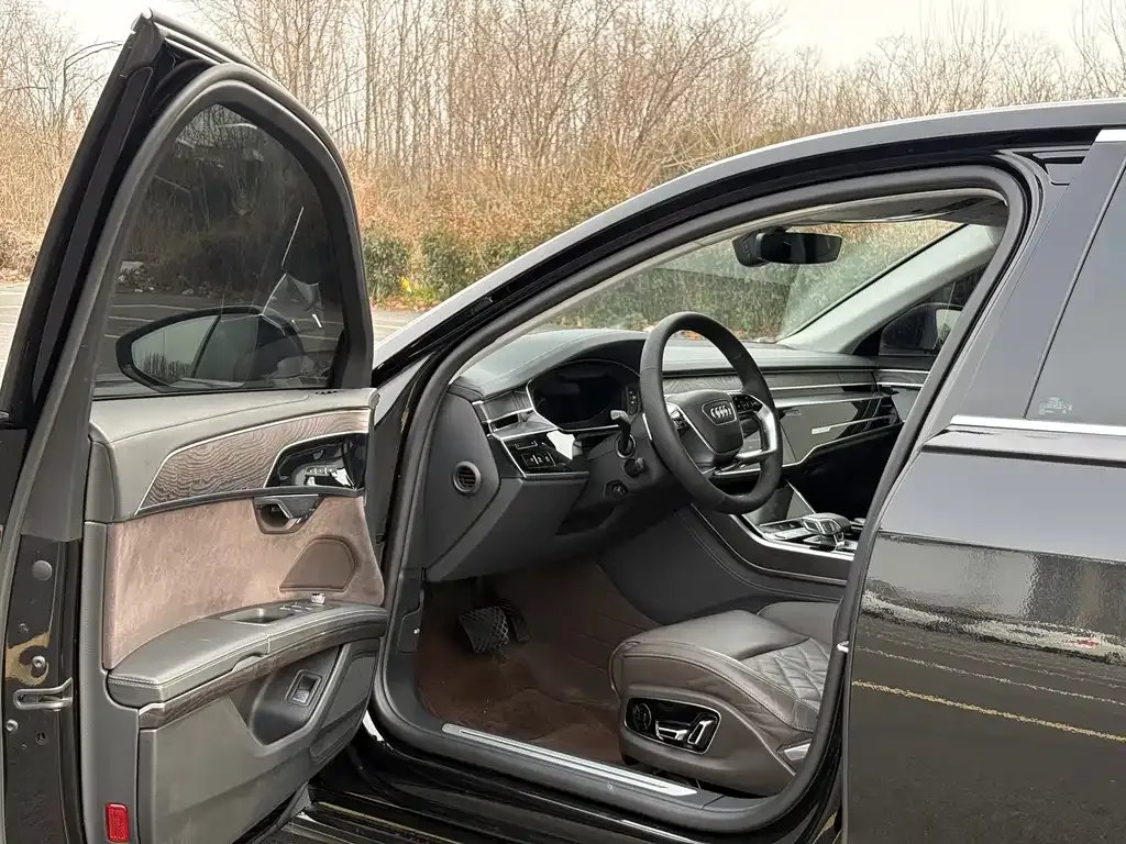 Audi A8 2024 из CN, фото 6