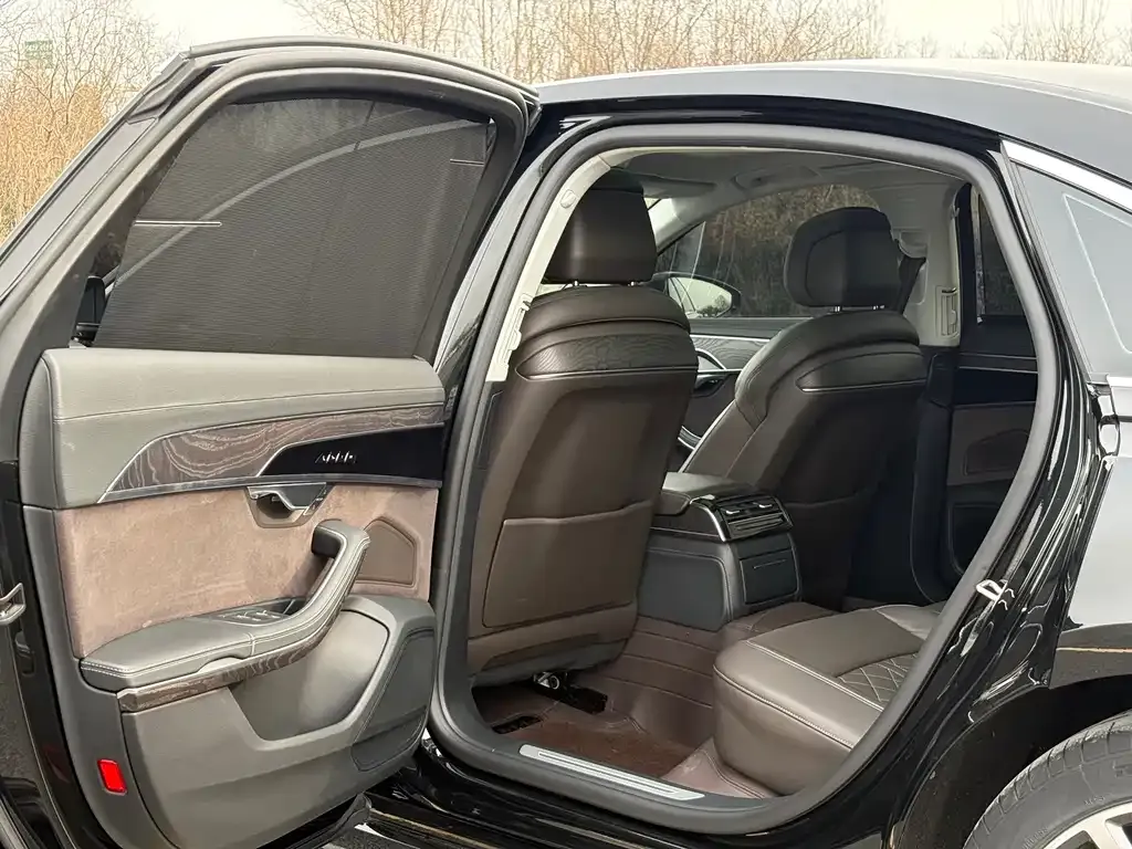 Audi A8 2024 из CN, фото 7