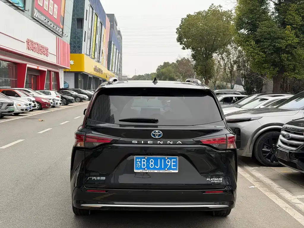 Toyota Sienna 2023 из CN, фото 6
