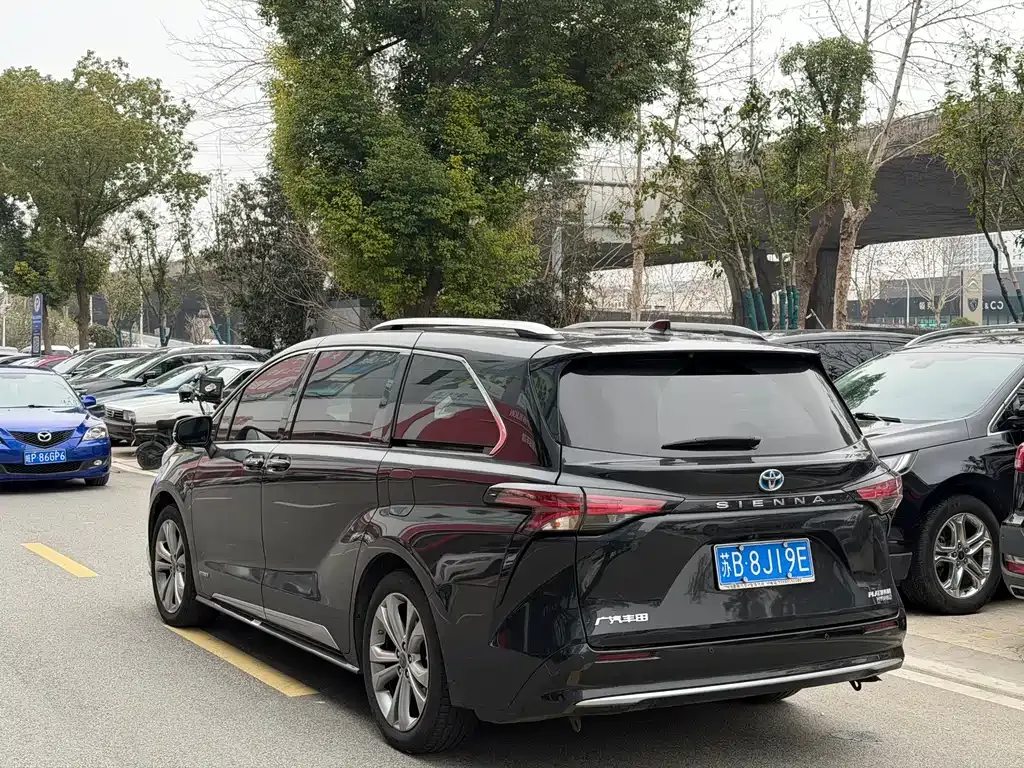 Toyota Sienna 2023 из CN, фото 7