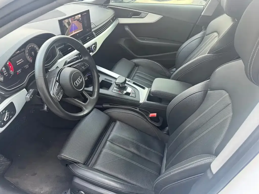 Audi A4L 2021 из CN, фото 5