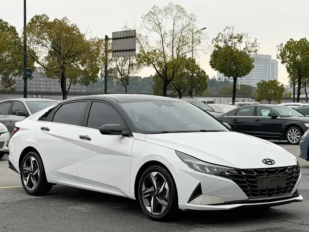 Hyundai Elantra 2023 из CN, фото 9