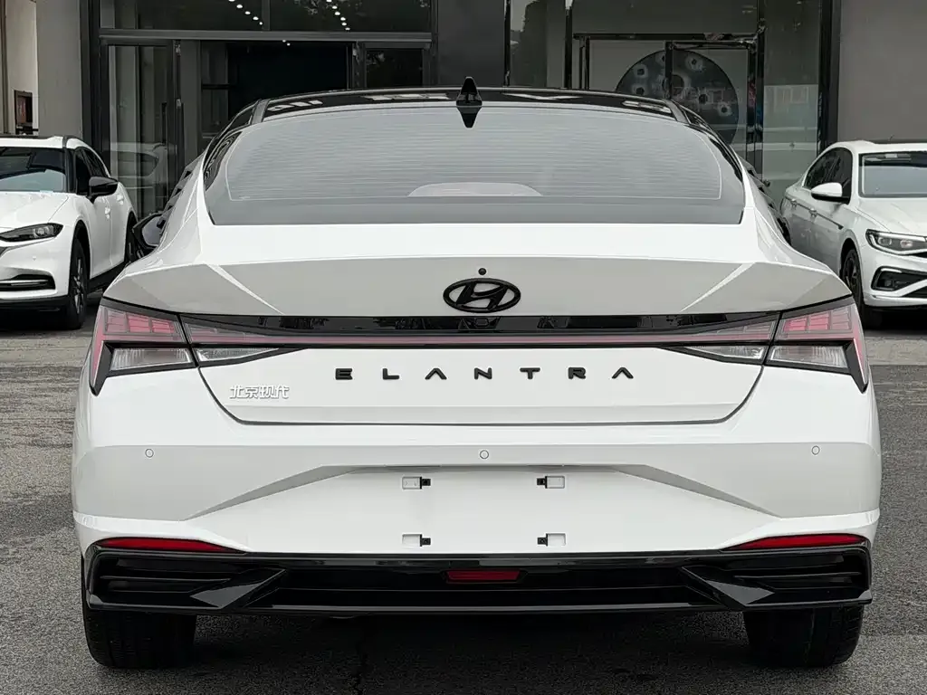 Hyundai Elantra 2023 из CN, фото 4