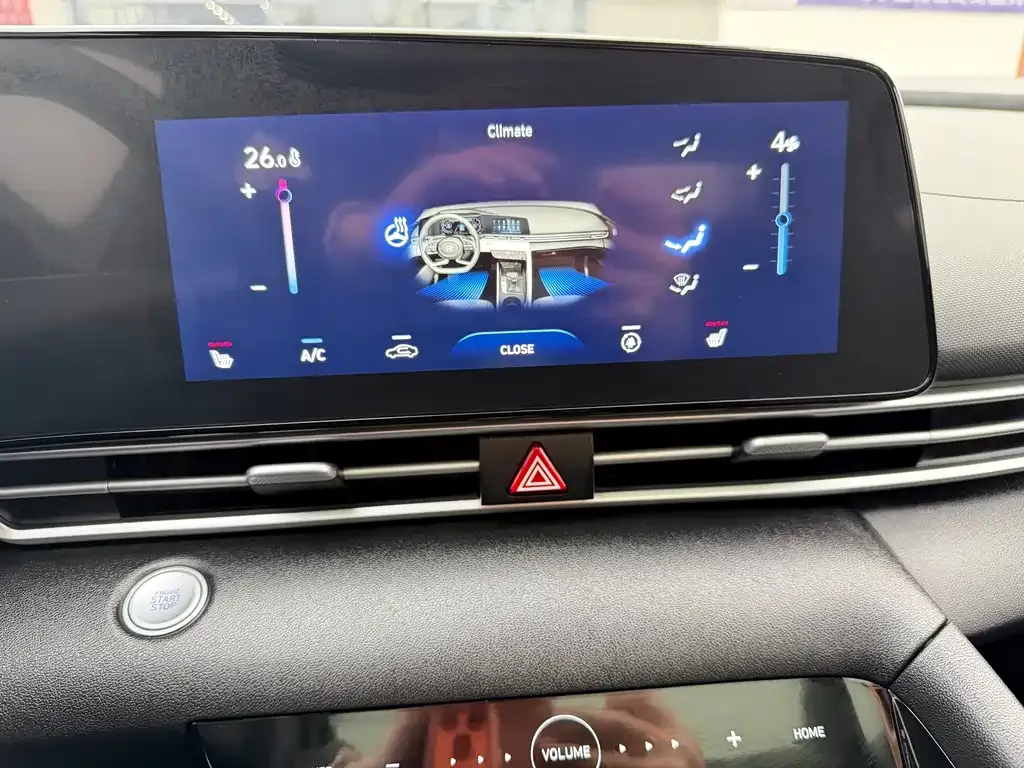 Hyundai Elantra 2023 из CN, фото 3