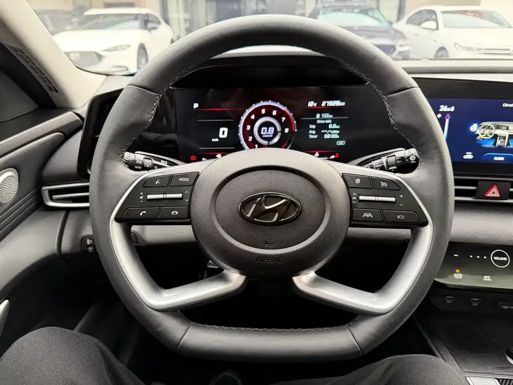 Hyundai Elantra 2023 из CN, фото 8