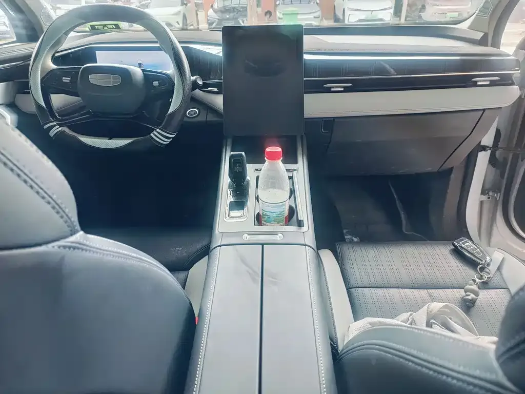 Geely Boyue L 2024 из CN, фото 8