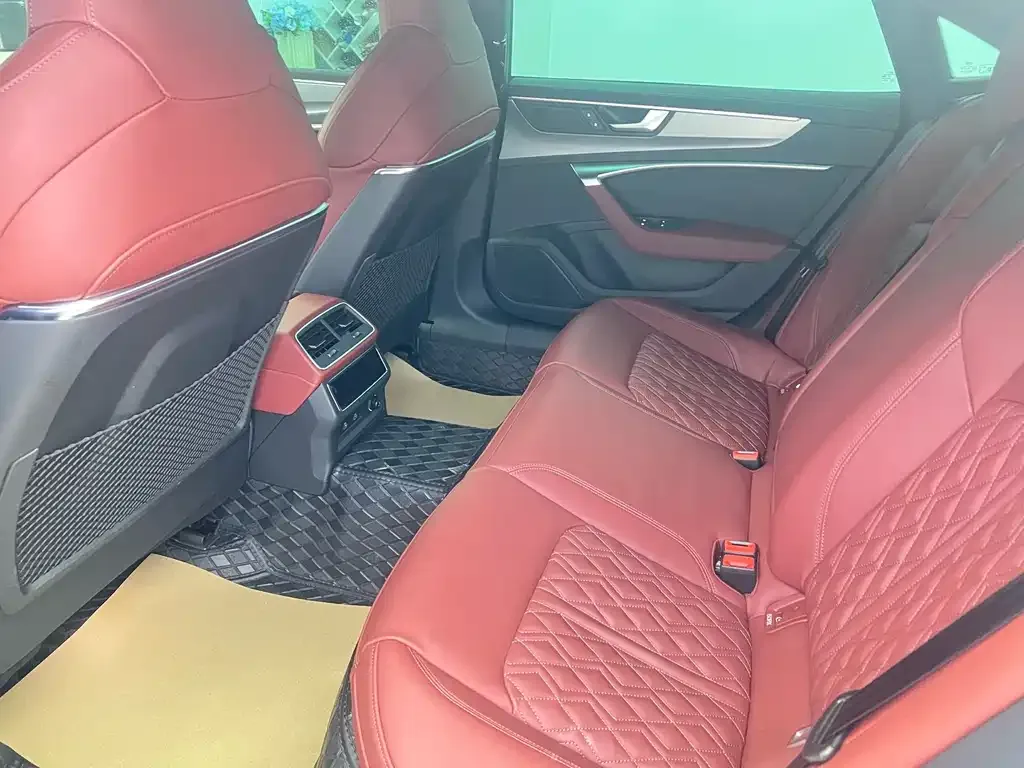 Audi A7L 2024 из CN, фото 8