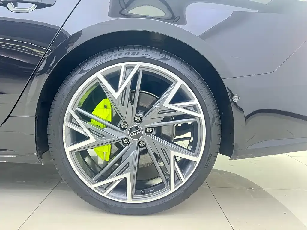 Audi A7L 2024 из CN, фото 6