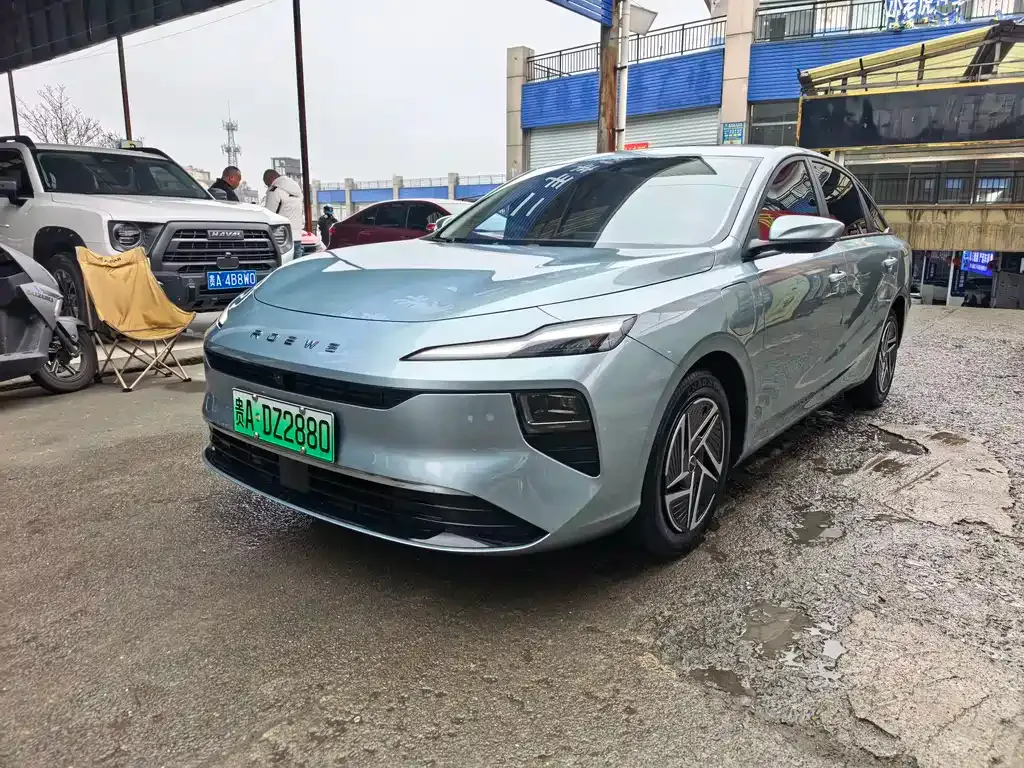 Roewe D6 — фото 1