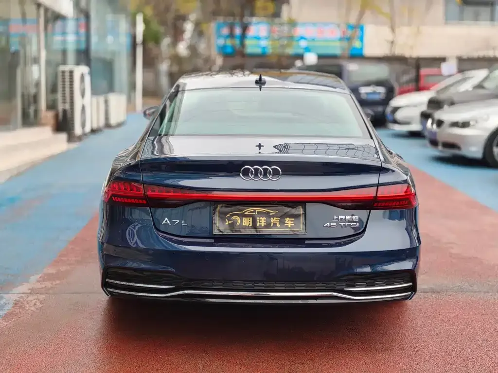 Audi A7L 2024 из CN, фото 9