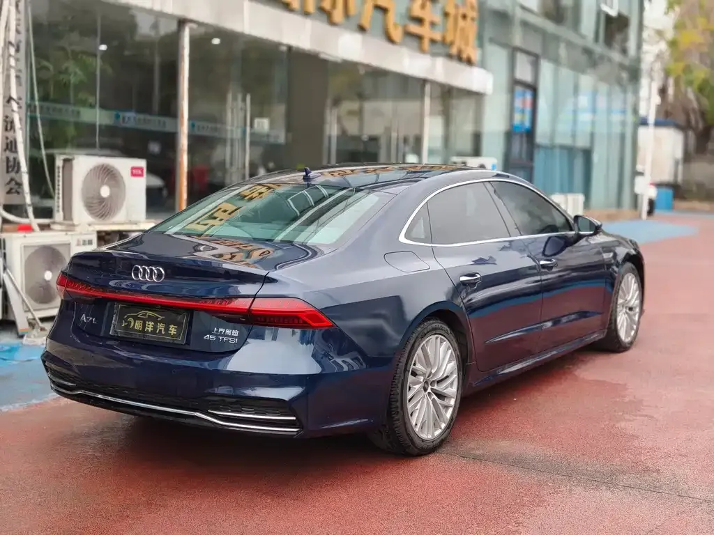 Audi A7L 2024 из CN, фото 5