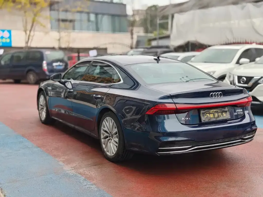Audi A7L 2024 из CN, фото 7