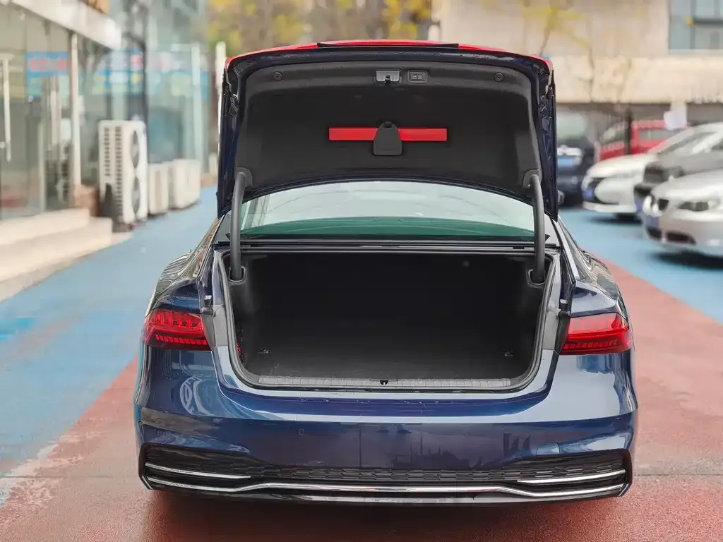 Audi A7L 2024 из CN, фото 3