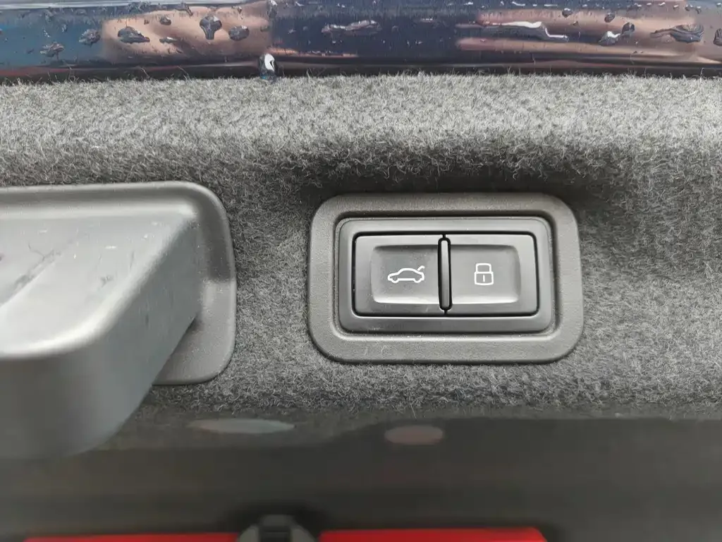 Audi A7L 2024 из CN, фото 8