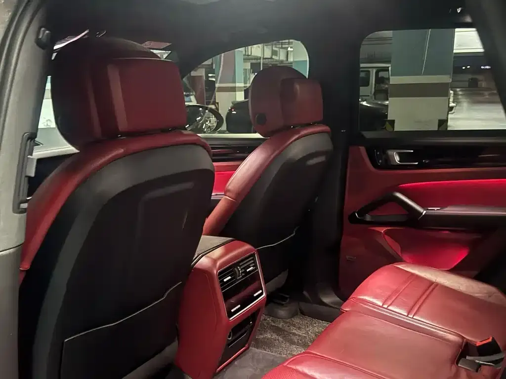 Porsche Cayenne Hybrid 2022 из CN, фото 2
