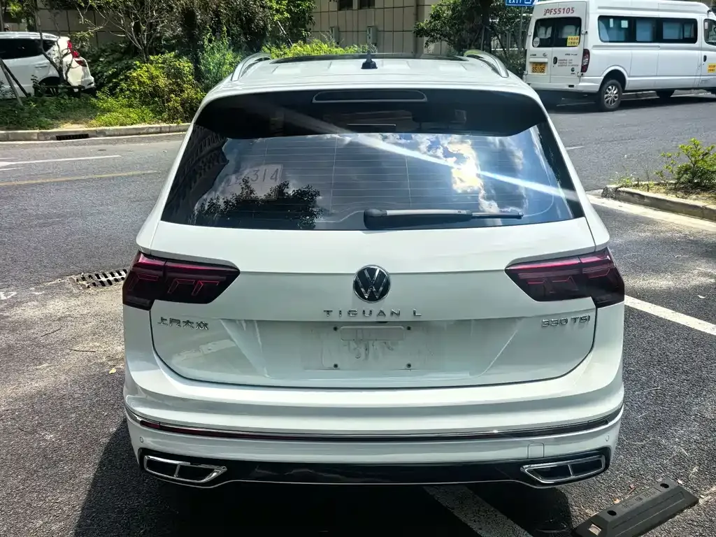 Volkswagen Tiguan L — фото 8