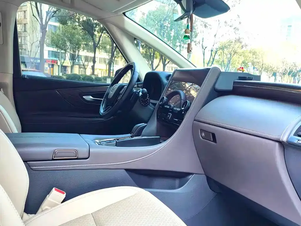 Toyota Vellfire 2024 из CN, фото 3