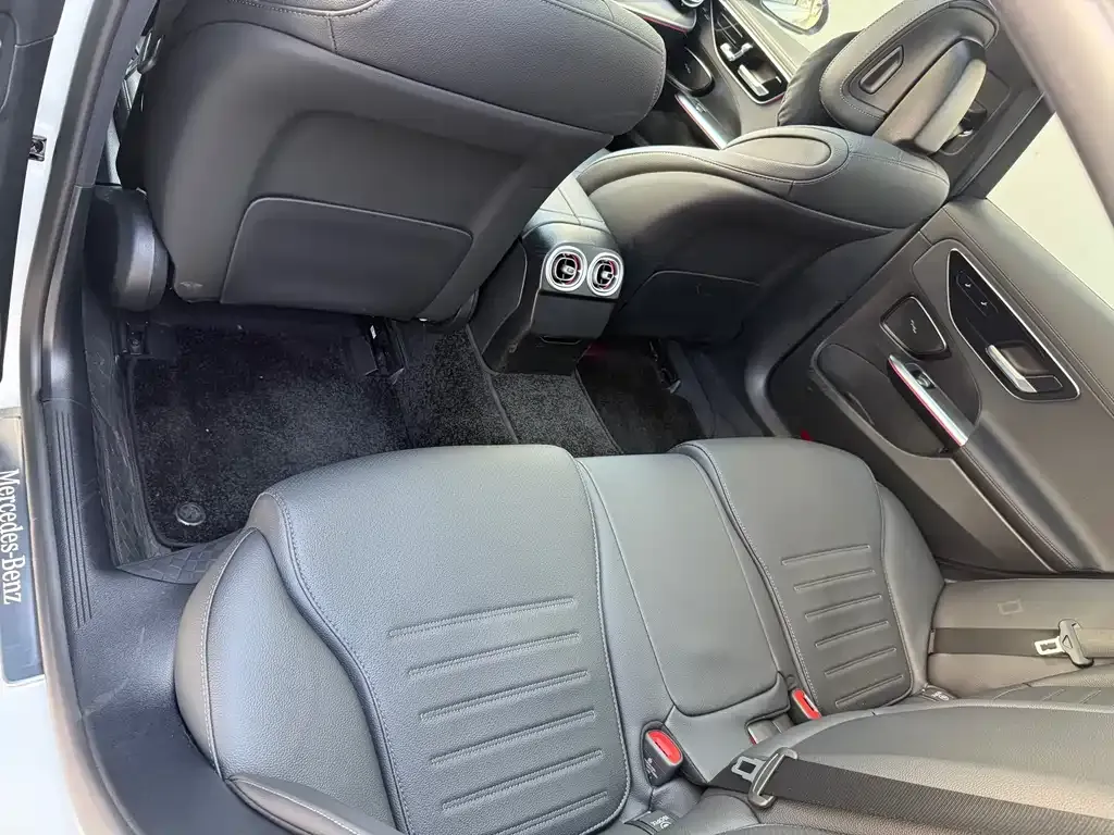 Mercedes-Benz C-Class 2025 из CN, фото 10