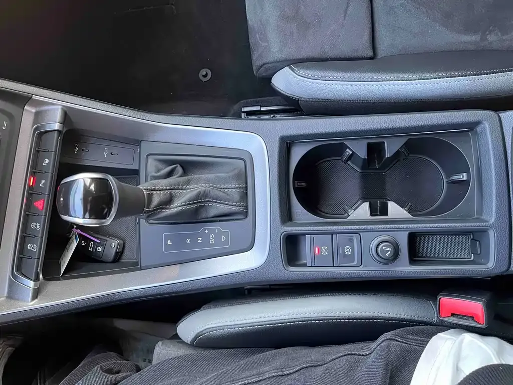 Audi Q3 2023 из CN, фото 9