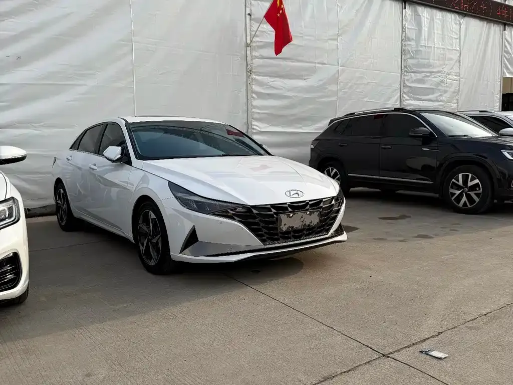 Hyundai Elantra — фото 6