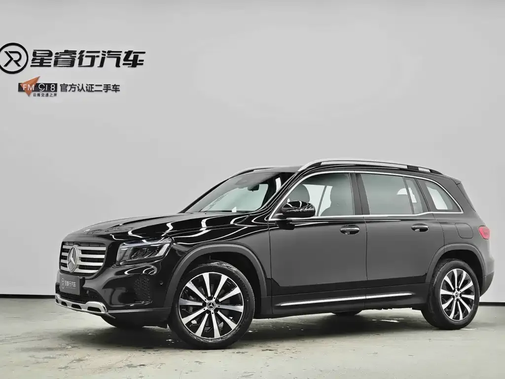Mercedes-Benz GLB — фото 1